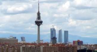 La contaminación por dióxido de nitrógeno se dispara en la capital: vuelve la boina a Madrid